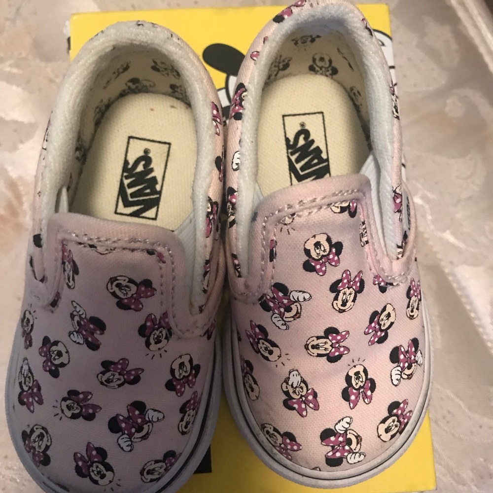 Minnie Mouse vans